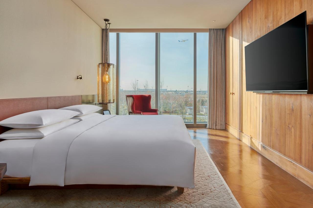 Mumian Beijing Daxing International Airport, Part Of Hyatt Pequim Exterior foto A guest room at the hotel